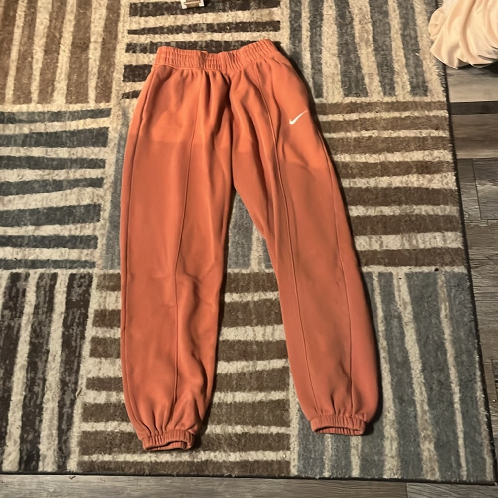 nike sweats, selling bc they don’t fit me anymore!